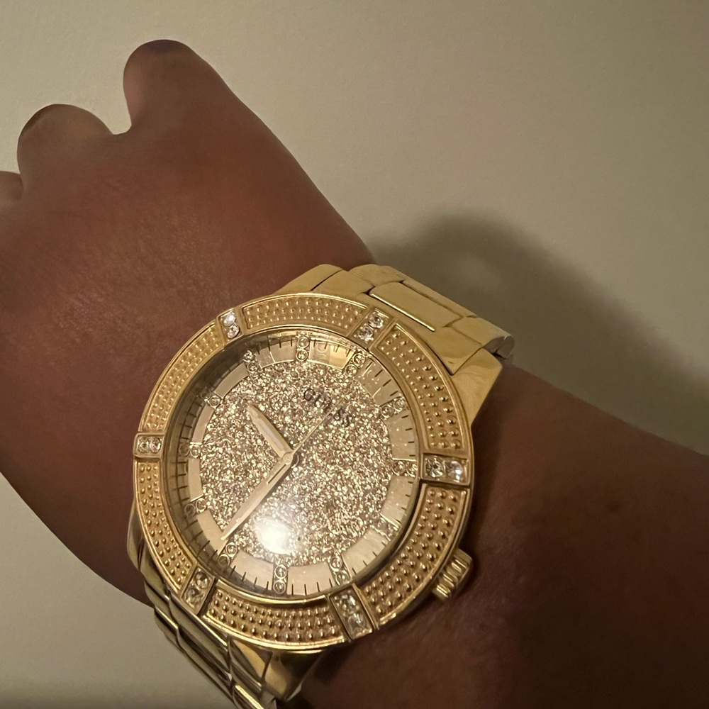 Guess Men's Gold-Tone Sparkle Watch - Picture 3 of 3